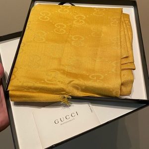 GUCCI yellow GG jacquard pattern knitted scarf